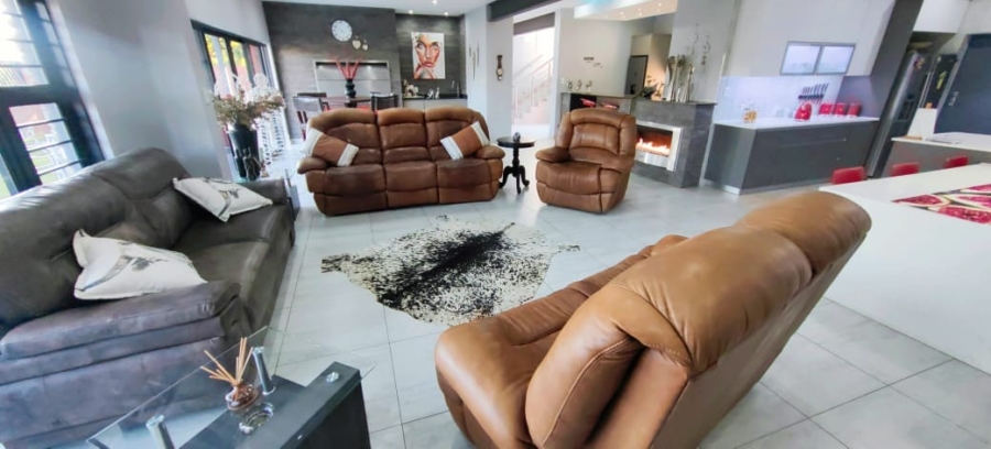 4 Bedroom Property for Sale in Tuscany Ridge North West